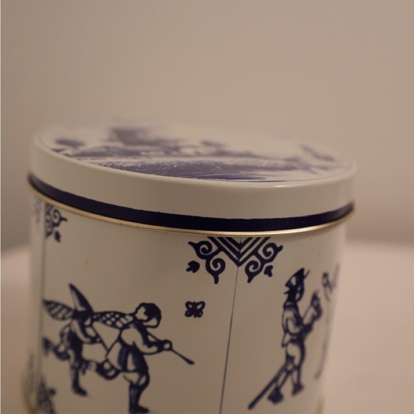 Blue and White Decorative Tin - Picture 4 of 8